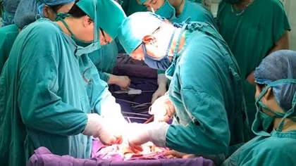 10 y bác sĩ thay nhau hiến máu cứu sản phụ nguy kịch