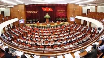 Xây dựng Đảng và hệ thống chính trị, đáp ứng yêu cầu của cách mạng trong giai đoạn mới
