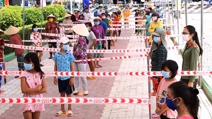 16 tấn gạo được Báo CAND đưa đến tay những người nghèo 