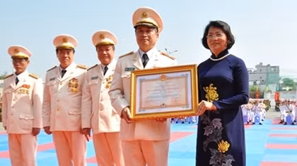 Cao đẳng CSND II và đón nhận Huân chương Bảo vệ Tổ quốc hạng Nhất