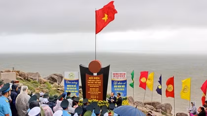 Lễ chào cờ đầu năm mới ở điểm cực đông trên đất liền