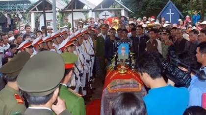 Thăng quân hàm cho các cán bộ, chiến sỹ hy sinh trong vụ nổ ở Đắk Lắk