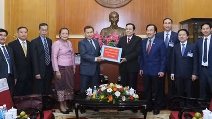 Không ngừng gìn giữ, vun đắp quan hệ giữa hai tổ chức mặt trận Việt Nam - Lào 