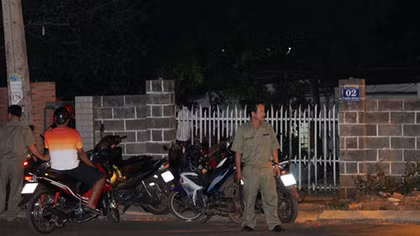 Nam thanh niên chết trong phòng trọ với nhiều vết thương