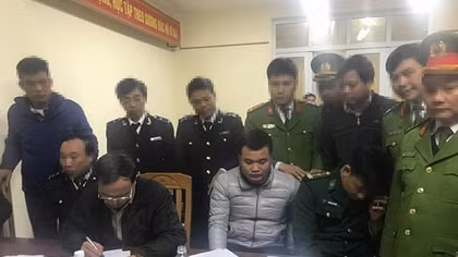 120 bánh heroin giấu quanh ô tô chạy từ Lào về cửa khẩu Cầu Treo
