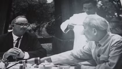  Wilfred Burchett - Ấn tượng Hồ Chí Minh và câu chuyện nhà báo chiến trường