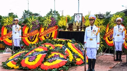 Chủ tịch nước Trần Đại Quang về với đất Mẹ