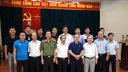 Đội tuyển bóng bàn Việt Nam nhận 135 triệu đồng tiền thưởng