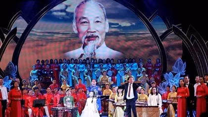 Ngợi ca Chủ tịch Hồ Chí Minh bằng trái tim và lòng tôn kính