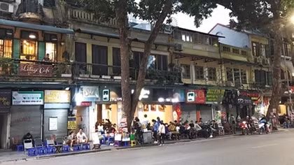 Hà Nội cho mở lại quán cafe trong nhà từ 2/3