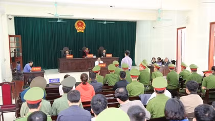 Sự thật sau lớp áo ngụy trang