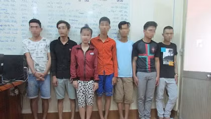 Thiếu nữ cùng bạn trai vào nhà trọ “đập đá tập thể”