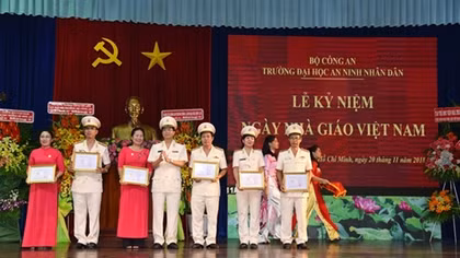 Đại học ANND kỷ niệm 36 năm ngày Nhà giáo Việt Nam 