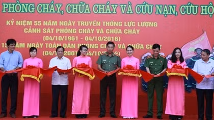 Trao giải và khai mạc triển lãm ảnh PCCC và CNCH