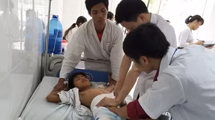 Điện thoại vào đường dây nóng nếu phát hiện cán bộ y tế bỏ trực ngày Tết