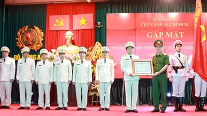 Cục CSHS đón nhận Huân chương chiến công hạng Nhất