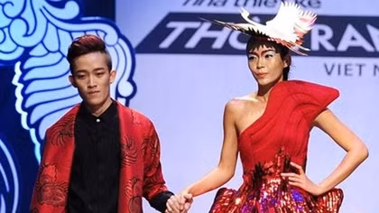 Quán quân Project Runway tái xuất trong đêm mở màn Tuần lễ thời trang quốc tế Thu Đông