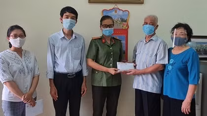 Ủng hộ hơn 126 triệu đồng cho phong trào toàn dân phòng chống COVID-19