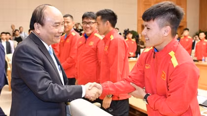 Thủ tướng biểu dương Đội tuyển Việt Nam thi đấu tự tin, quả cảm