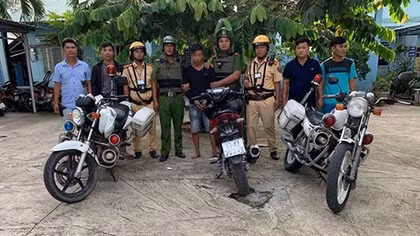 Công an bắt "nóng" tên trộm xe máy