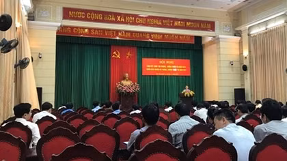 Hà Nội nêu tên những cán bộ bỏ họp không lý do lên mạng
