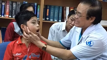 Gia tăng trẻ bị chấn thương vùng mặt do TNGT: Có phần lỗi từ cha mẹ!