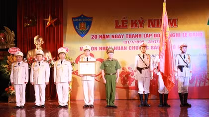 Đoàn Nghi lễ CAND đón nhận Huân chương Bảo vệ Tổ quốc hạng Ba