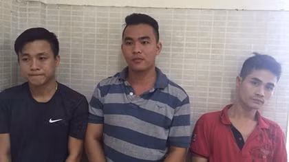 Bắt hơn 40 con bạc đang cá độ bóng đá tại quán cà phê