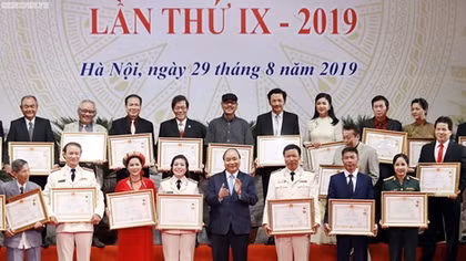 Thủ tướng: Ảnh hưởng của nghệ sĩ đi đôi với trách nhiệm lớn lao