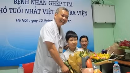 Bệnh nhân ghép tim nhỏ tuổi đầu tiên của Việt Nam ra viện
