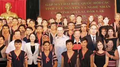 Bộ Công an gặp mặt thân mật ĐBQH và nghệ nhân các tỉnh Tây Nguyên