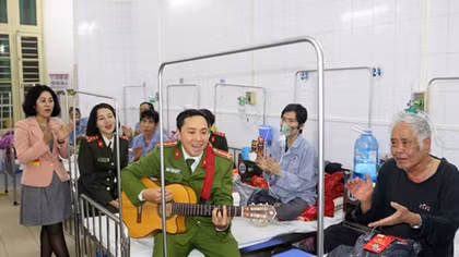 Món quà đầu năm ý nghĩa của các cán bộ, chiến sĩ CAND
