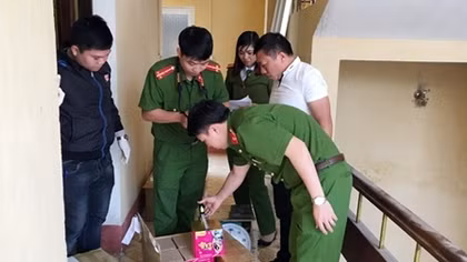 Cả tạ pháo "ngồi" cùng hành khách từ Hà Giang đi Vĩnh Phúc