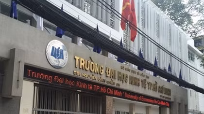Điểm sàn hệ chính qui Đại học Kinh tế TPHCM từ 17-19