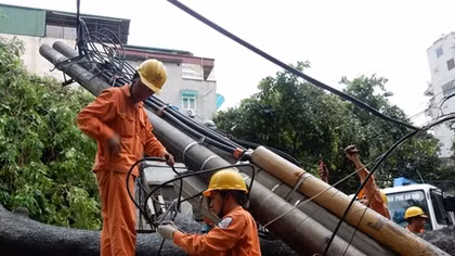 Nhiều nơi mất điện sau cơn bão số 1 đã được cấp trở lại