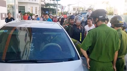 Chồng diễn viên Phi Thanh Vân dùng súng hơi cay dọa bắn người