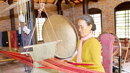 Đưa văn hóa tơ lụa Việt Nam “hội nhập” quốc tế 