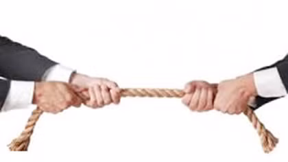 Tranh chấp đất đai giữa bà Phương và ông Bình đang được TAND giải quyết