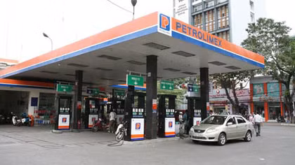 Xăng giảm giá 768 đồng/lít từ 15h chiều nay