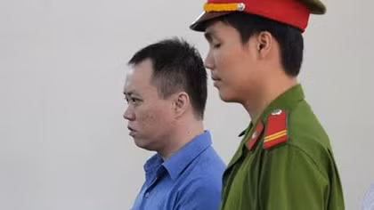 Nhân viên kế toán chiếm đoạt hơn 24 tỷ đồng cá độ bóng đá