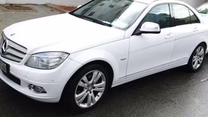 Tìm chủ sở hữu xe ôtô Mercedes