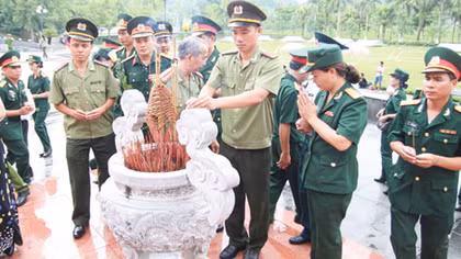 Tháng Tám ở Sơn Dương