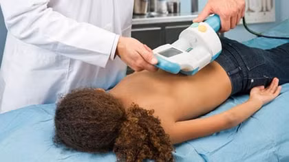 Chữa vẹo cột sống bằng phương pháp thanh từ MAGEC