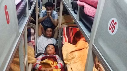 'Đoạn trường' xe 'nhồi nhét, chặt chém' khách dịp Tết