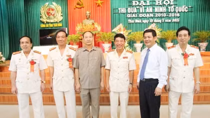 Tiếp tục đẩy mạnh thi đua 'Vì an ninh Tổ quốc'
