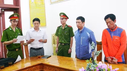 Khởi tố, bắt giam 2 người nước ngoài