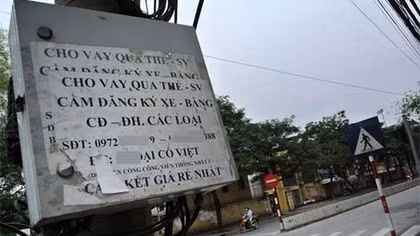 Bẫy cho sinh viên vay tiền: Dễ như nhặt ống bơ