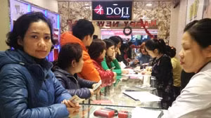 Nhiều dự đoán bi quan cho giá vàng năm 2015