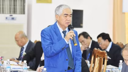 Lỡ miệng...