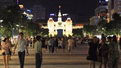 Quảng trường đi bộ Nguyễn Huệ trước ngày vận hành